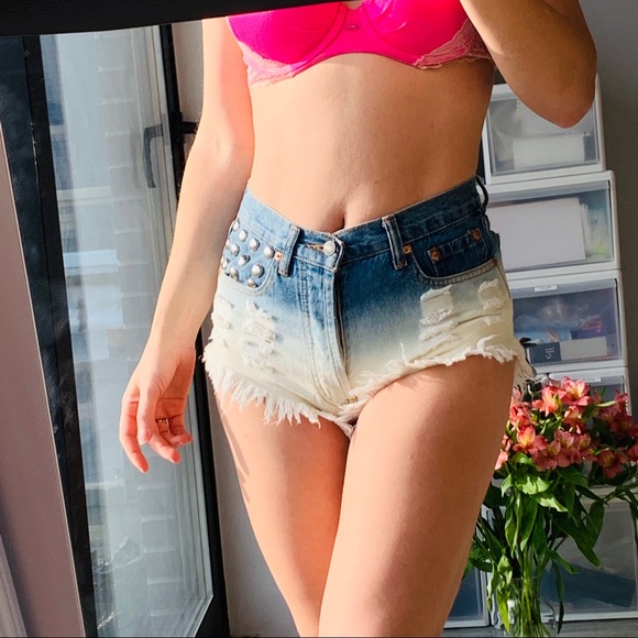 Signature8 stud Ombre Control Denim bootie shorts - Picture 4 of 8